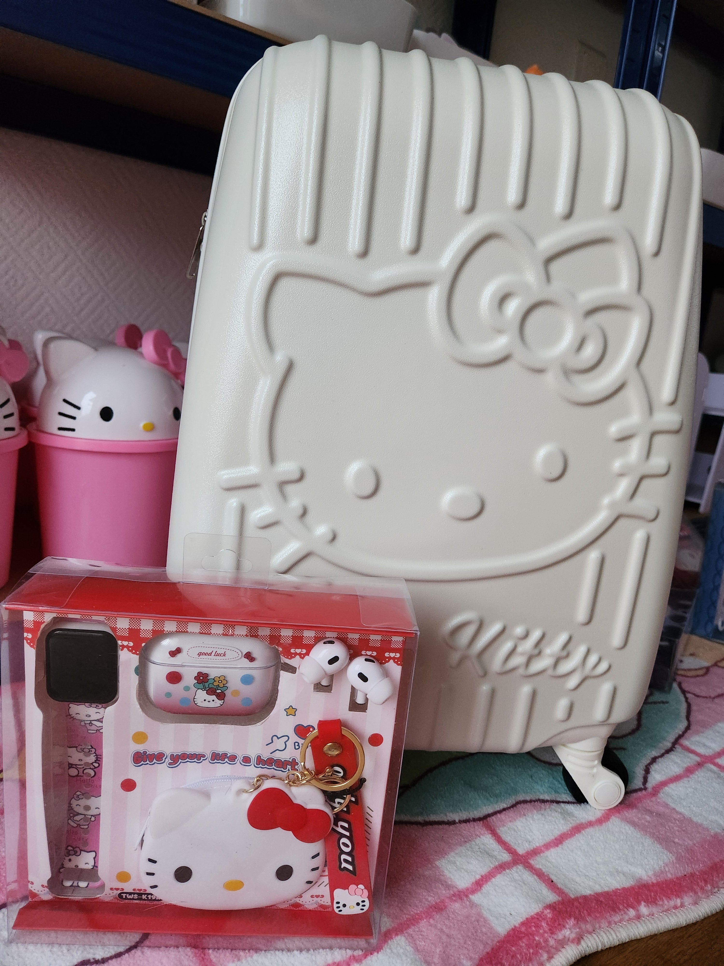 scoop premium Hello Kitty